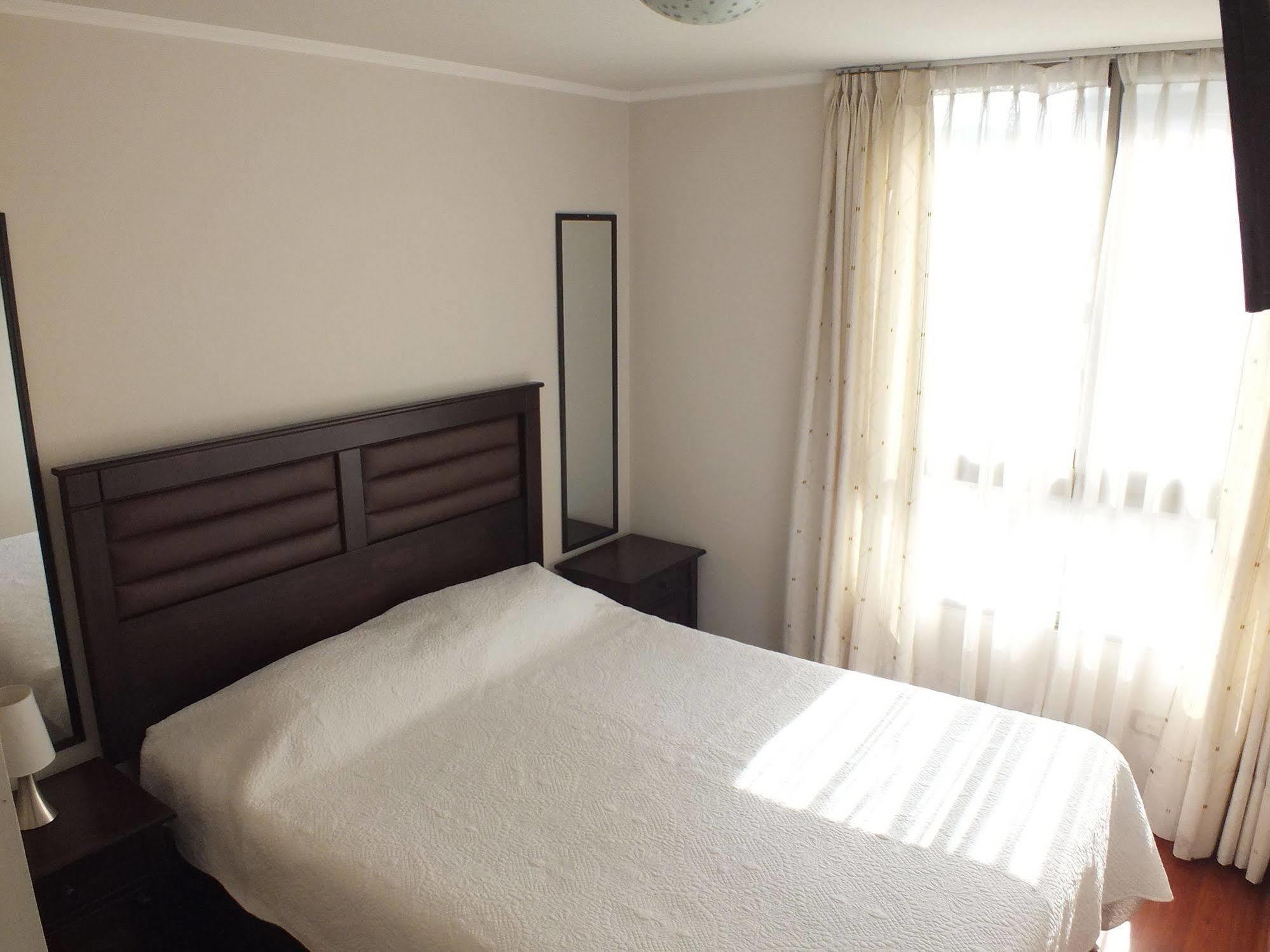 Sys Suites Tarapaca Santiago del Cile Esterno foto