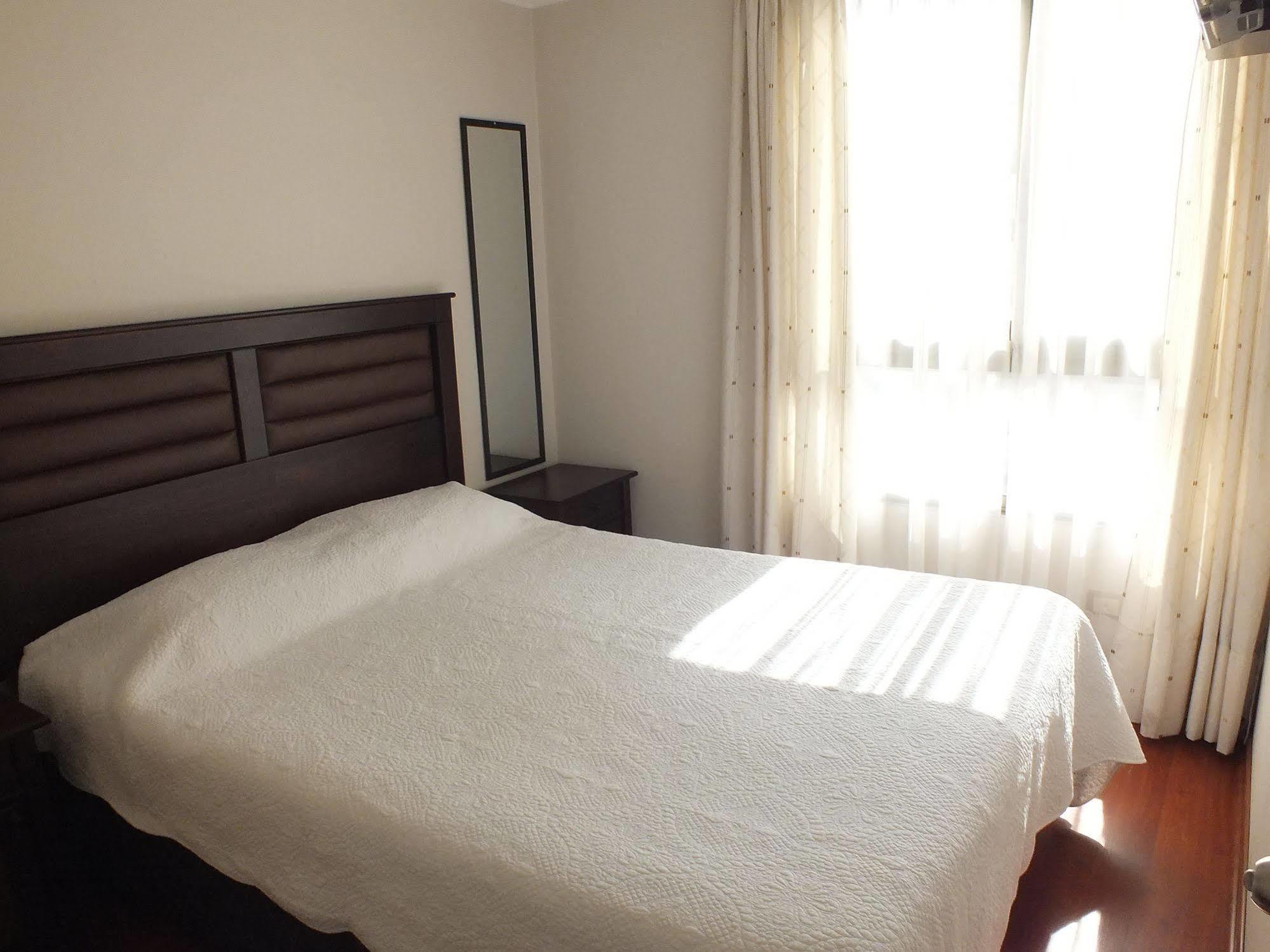 Sys Suites Tarapaca Santiago del Cile Esterno foto