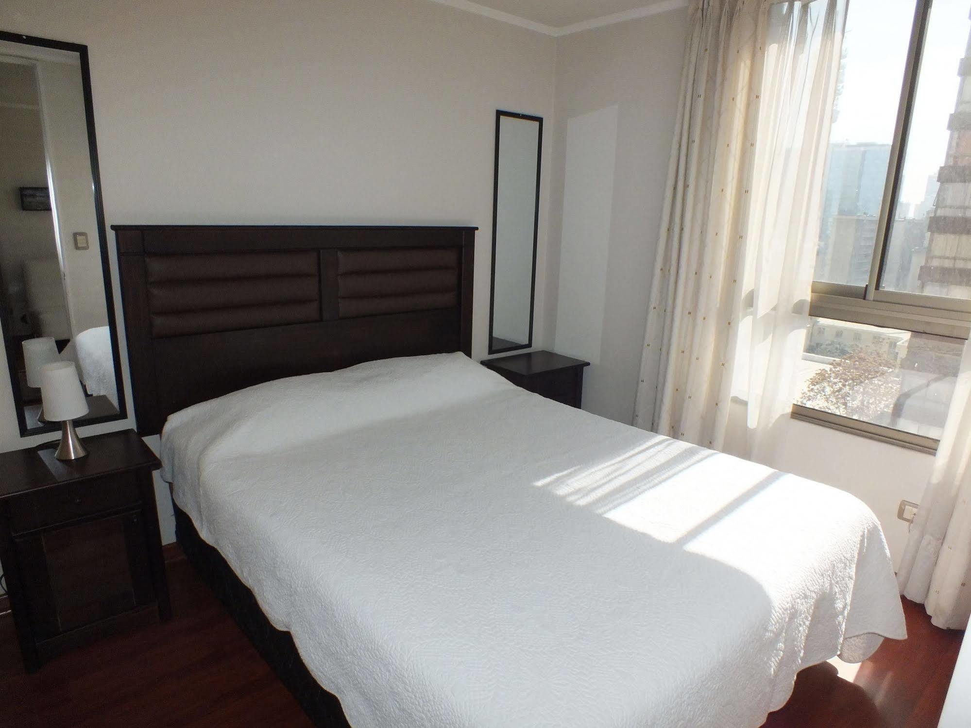 Sys Suites Tarapaca Santiago del Cile Esterno foto