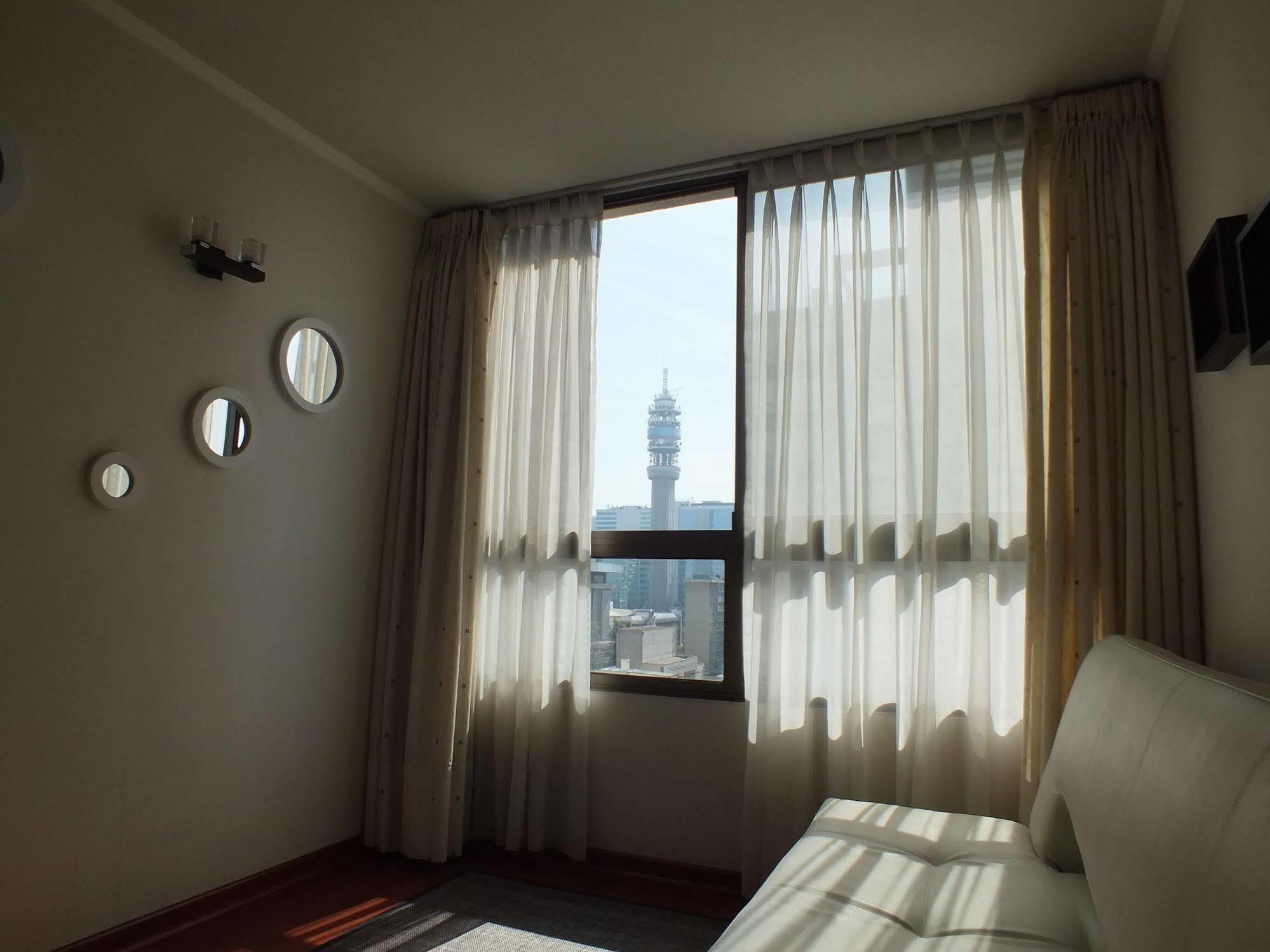 Sys Suites Tarapaca Santiago del Cile Esterno foto