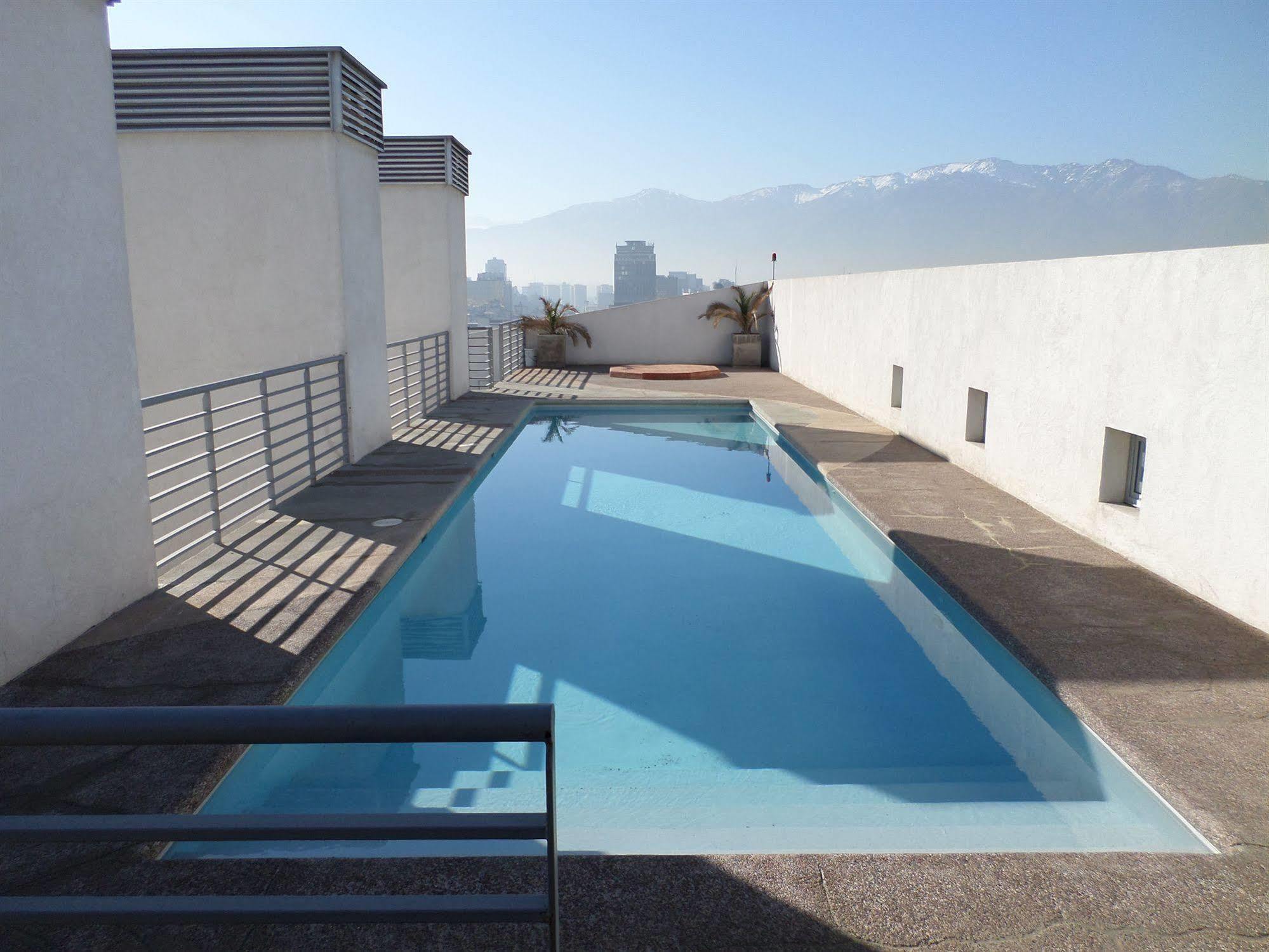 Sys Suites Tarapaca Santiago del Cile Esterno foto